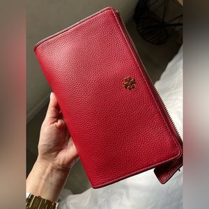 Tory Burch Carter Slim Crossbody - Red